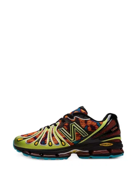 Презрамки маратонки New Balance червено