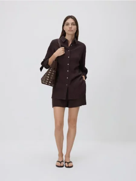 Reserved Pantaloni scurți din maro-închis maro