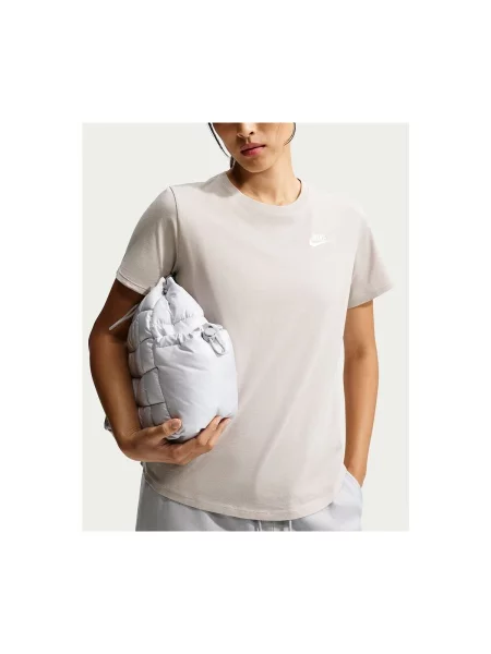 Ruha Nike bézs