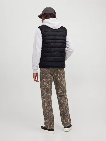 Утепленный жилет Jack & Jones черный