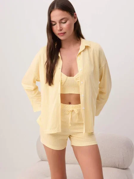 Trendyol Pantaloni scurți galben alb