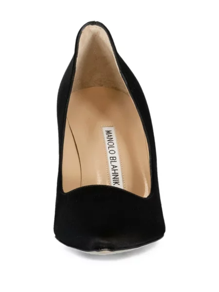 Pantofi cu toc Manolo Blahnik din satin negru