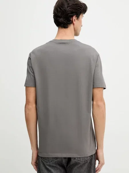 Tričko Armani Exchange s aplikací šedá
