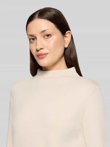 Sweter o kroju regular fit z mieszanki model NOS AUGUST' Betty Barclay