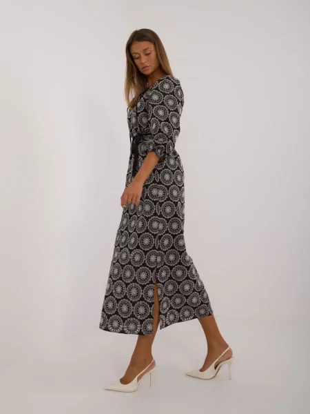 Obleka koktejl obleka Fashionhunters z vezenjem črna