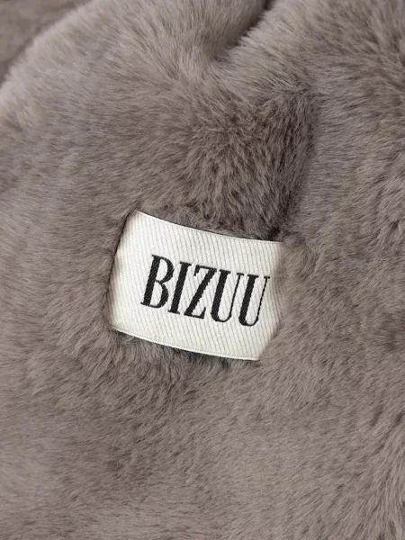 Пушистый шарф Bizuu