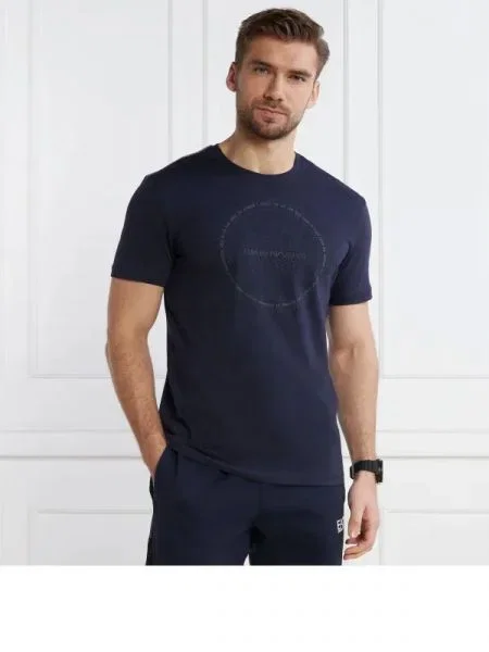 Tricou