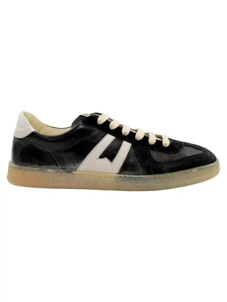 Sneakersy Moma czarne