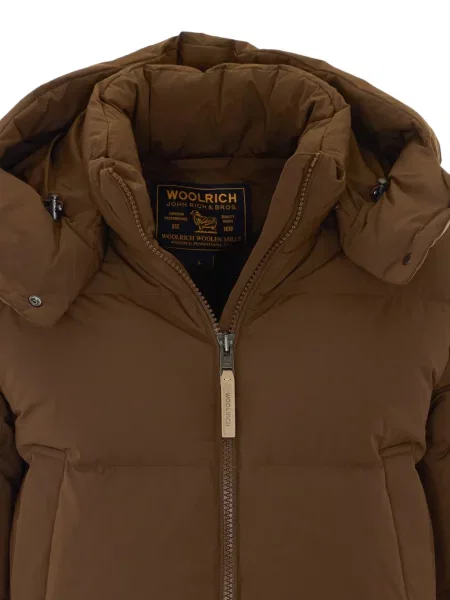 Striukė Woolrich su gobtuvu ruda