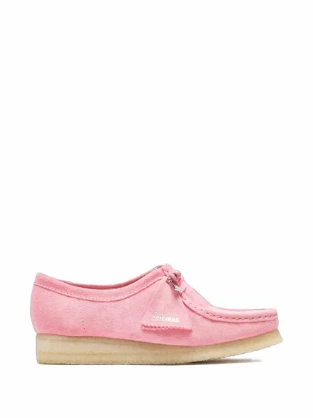 Botine Clarks Originals din piele de căprioară roz