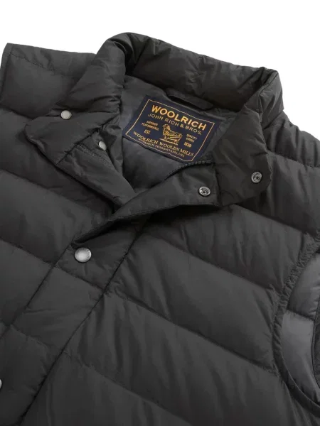 Matlasat vestă din puf Woolrich gri