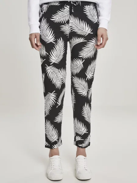 Hlače Urban Classics bela