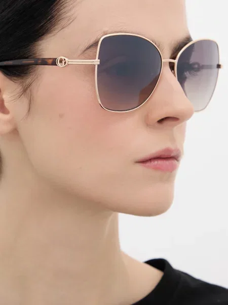 Солнцезащитные очки Guess