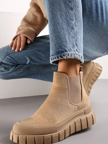 Botine cu cui pe platformă Divit bej