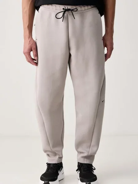 Nike Sportswear παντελόνι επίσημο Ανδρικό Tech μπεζ