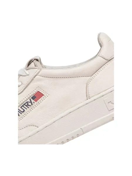 Sneakersy Autry białe