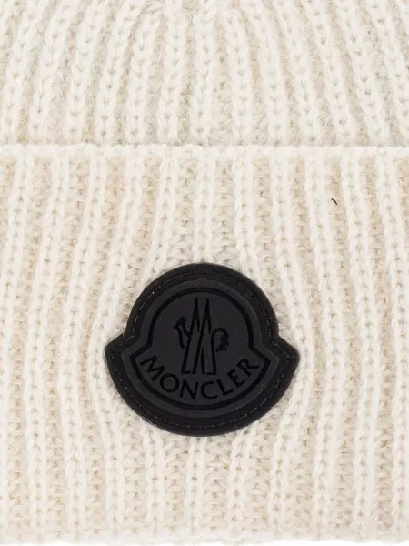Căciulă Moncler alb