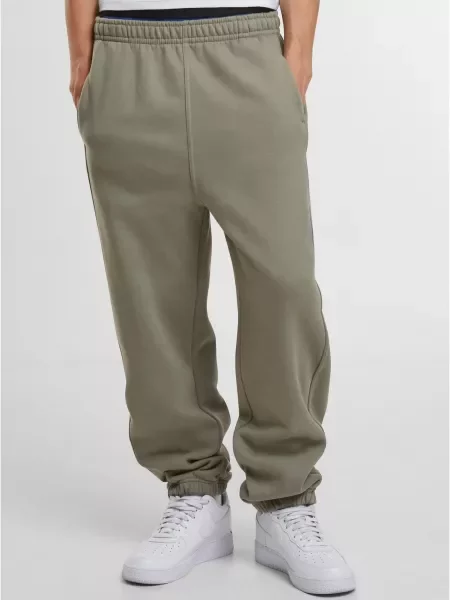 Pantaloni de trening Urban Classics verde