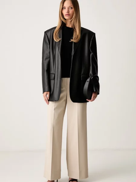 Armani Exchange pulover z viskozo črna