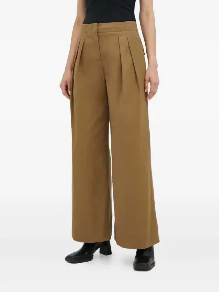 Pantaloni Lovechild plisate maro
