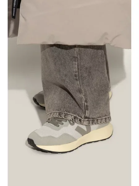 Sneakerși Veja gri