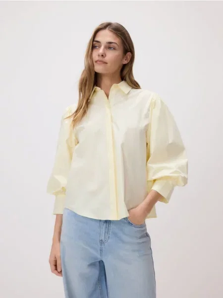 Reserved Cămașă cu mâneci bufante galben-deschis galben