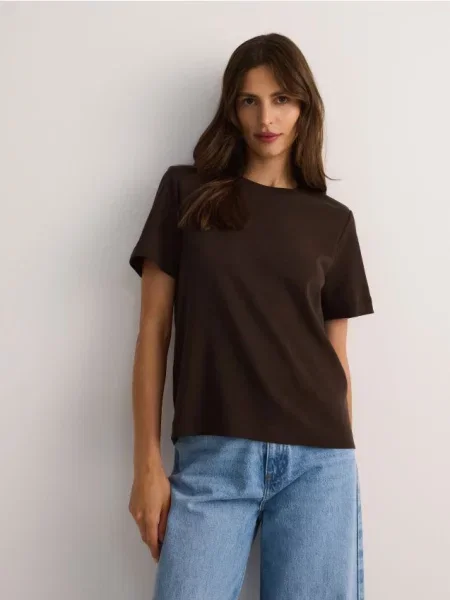 Reserved Tricou regular fit din mercerizat maro