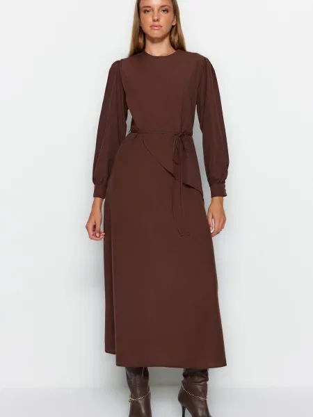 Cu centură rochie Trendyol țesută maro