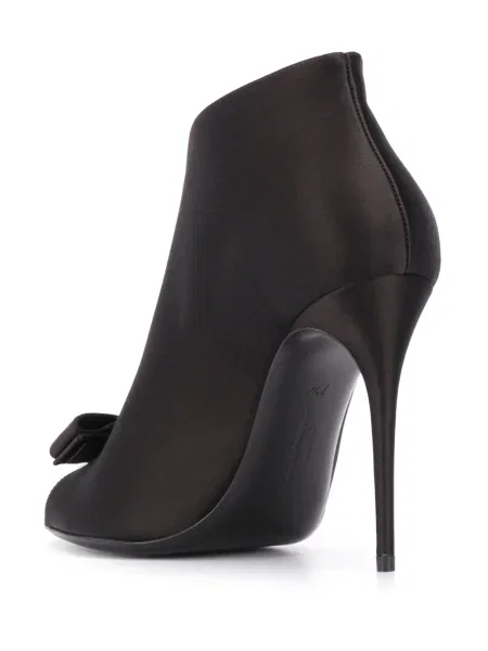 Pantofi cu toc Ferragamo cu funde negru