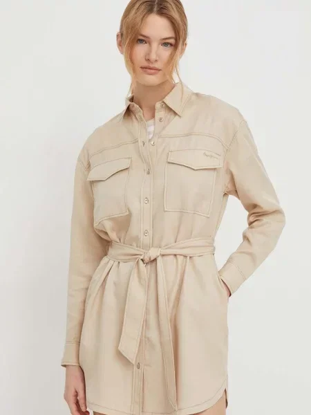 Рокля Pepe Jeans Beate къса със стандартна кройка бежово