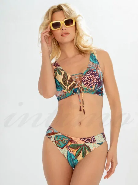 Купальник с уплотнённой чашкой плавки слип