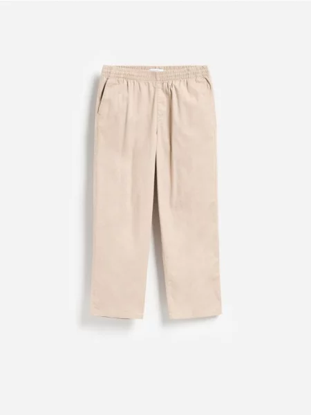 Reserved Pantaloni carrot fit bej