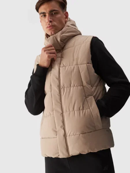 Kamizelka puchowa 4f z kapturem brązowa