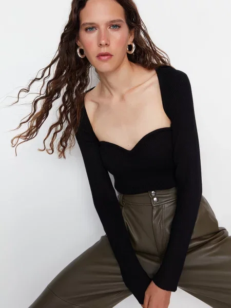 Gulerat pulover Trendyol negru