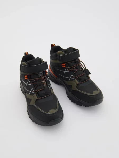 Водонепроницаемые треккинговые ботинки Reserved черные