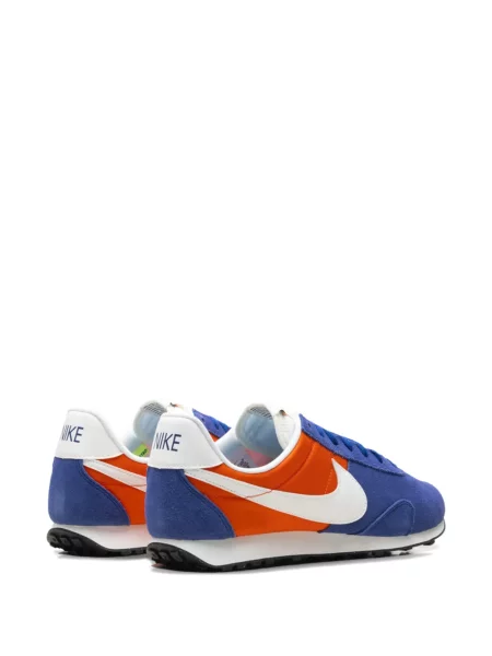 Sneakerși Nike Vomero alb