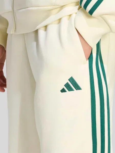 Spodnie dresowe o kroju regular fit z mieszanki bawełny Adidas Sportswear białe