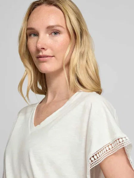 T-shirt z dekoltem w serek model ‘HOLYA’ Ichi biała
