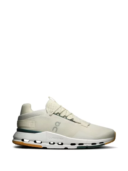 Sneakerși On