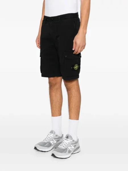 Pantaloni scurți cargo Stone Island cu strasuri negru