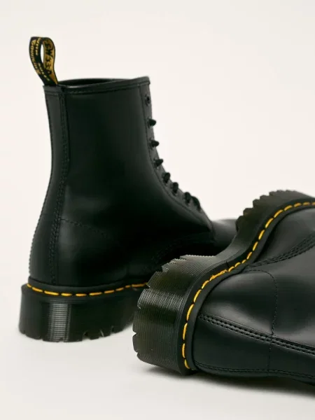 Ghete de damă Dr. Martens negru