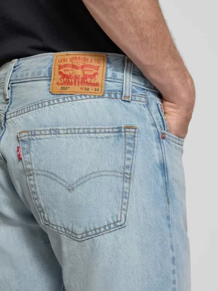 Jeansy o kroju relaxed fit straight z efektem znoszenia Model Levi's
