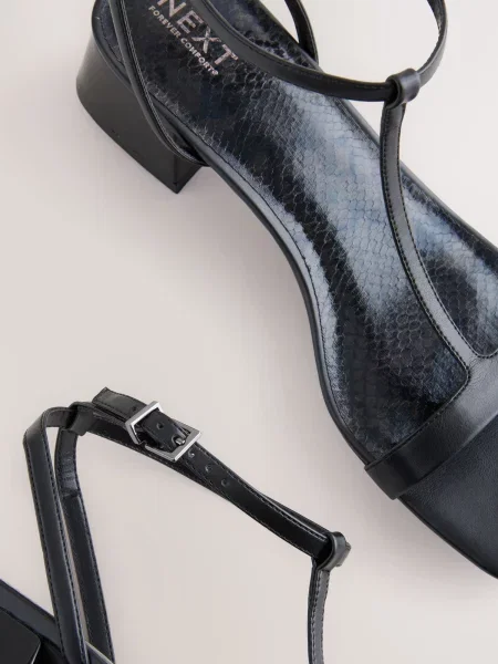 Next Sandale cu baretă negru