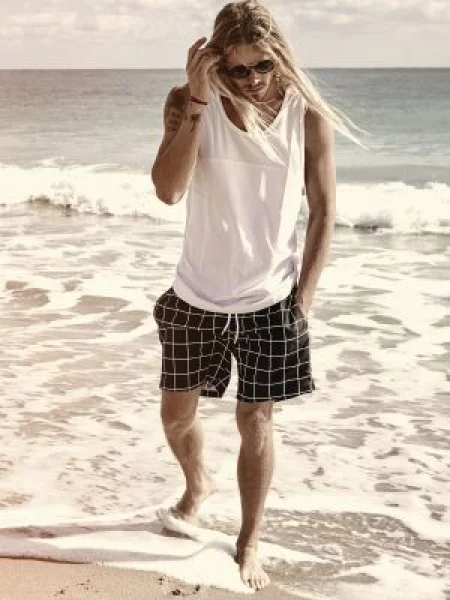 Plavalne hlačke Urban Classics bela