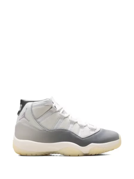 Sneakerși Jordan alb