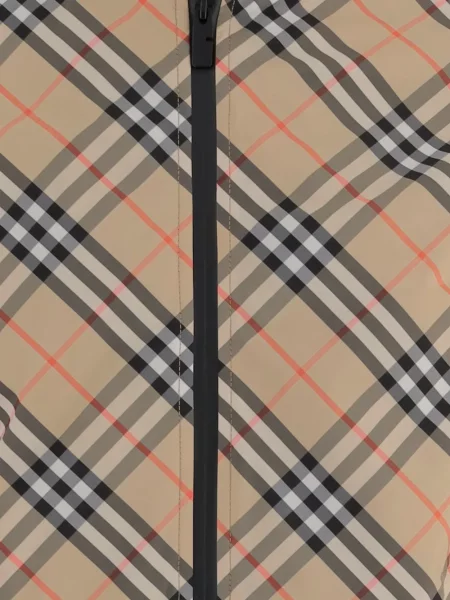 Geacă Burberry în carouri cu glugă