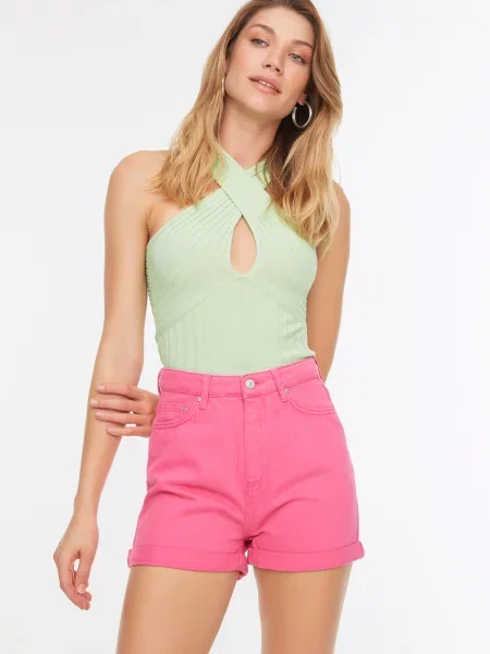 Pantaloni scurți din denim Trendyol roz