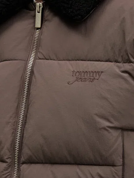 Tommy Jeans Яке кафяво