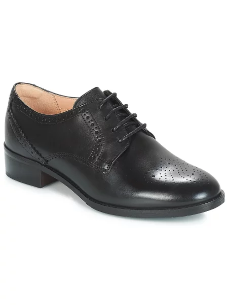 Derby Clarks črna