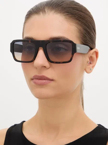 Moschino napszemüveg barna